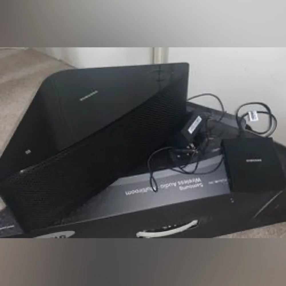 Samsuns wireless speaker brand new